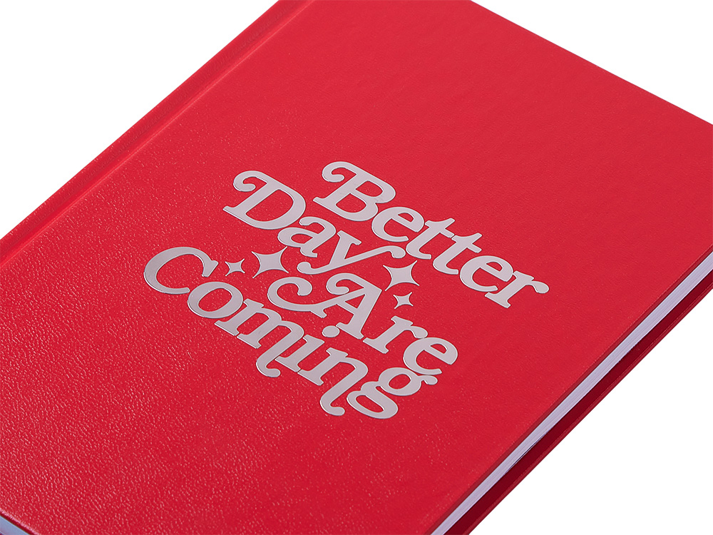 Ежедневник недатированный А5 Ideal New с металлостикером