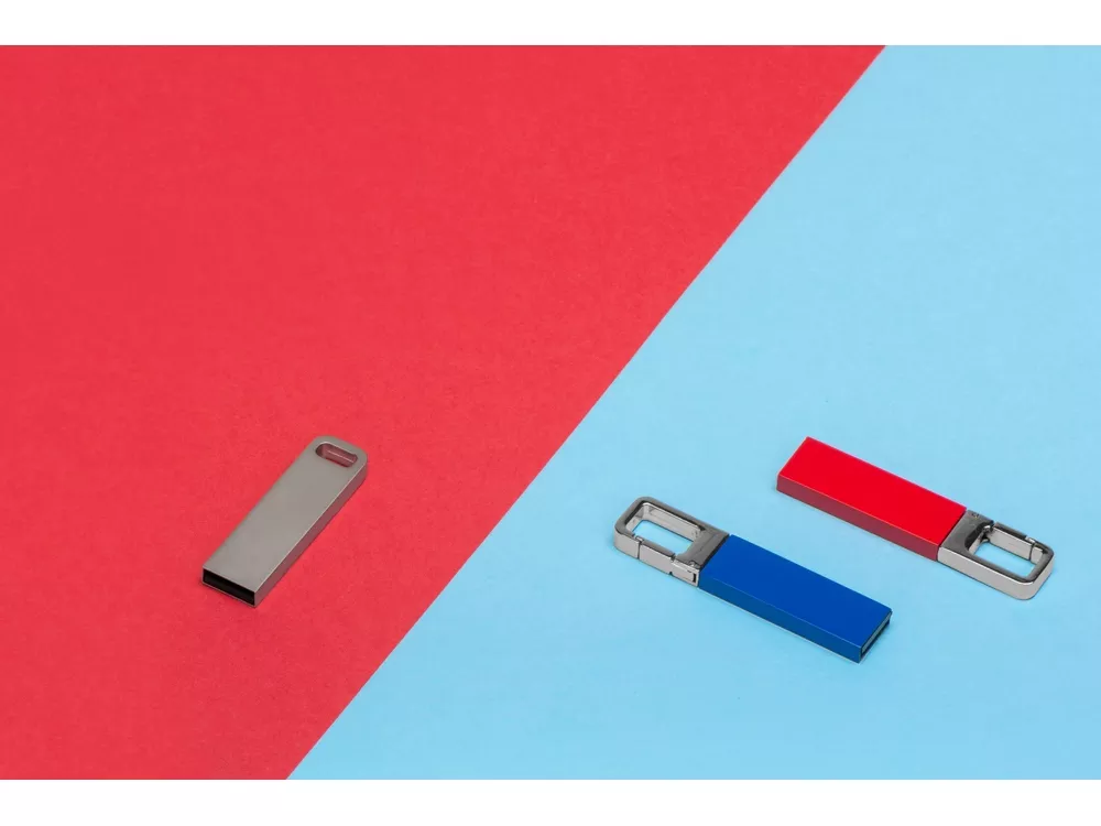 USB 2.0- флешка на 16 Гб Fero с мини-чипом